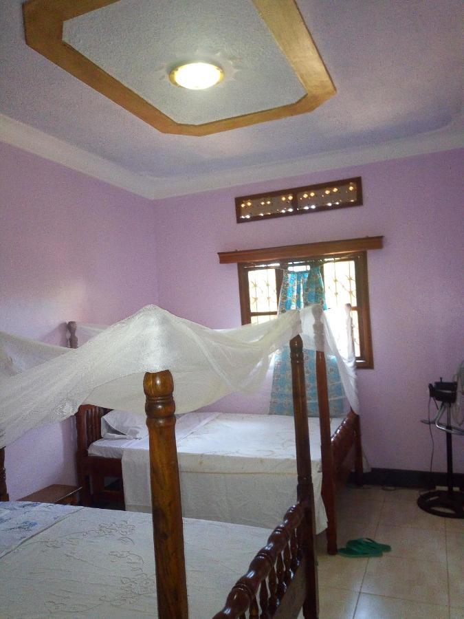 Pross Residence Masindi Kültér fotó