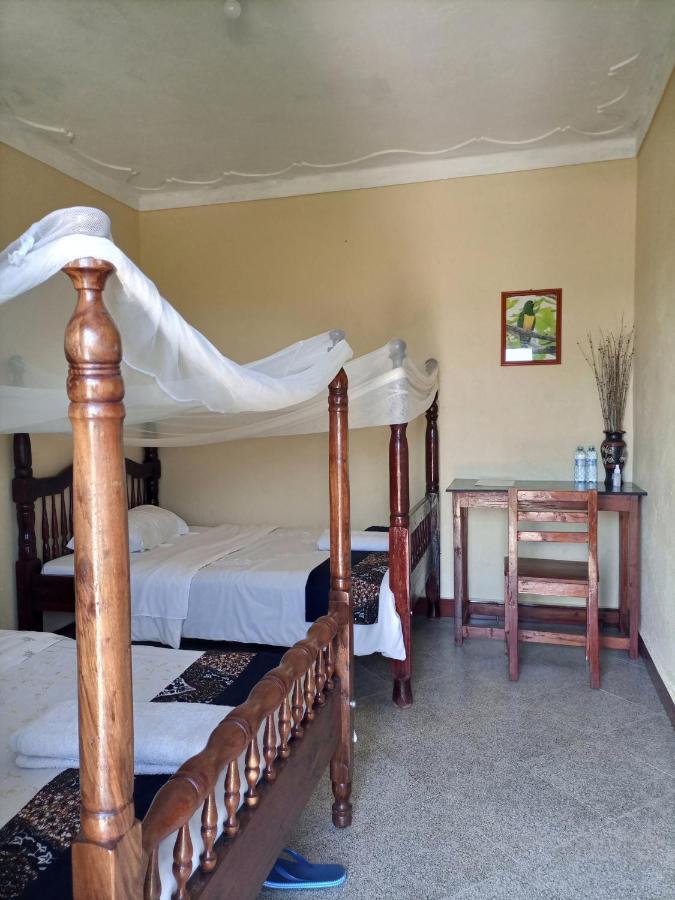 Pross Residence Masindi Kültér fotó