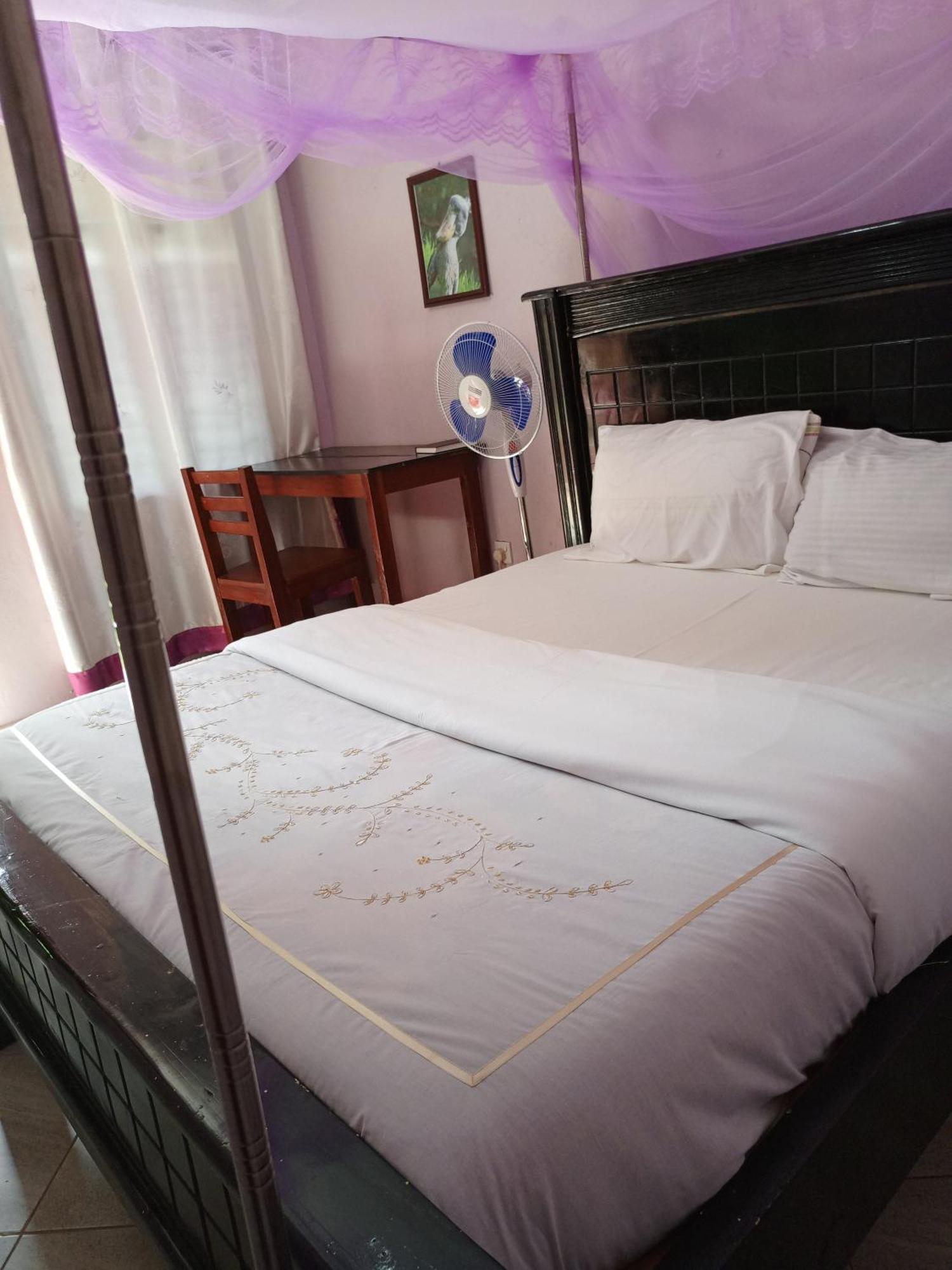 Pross Residence Masindi Kültér fotó
